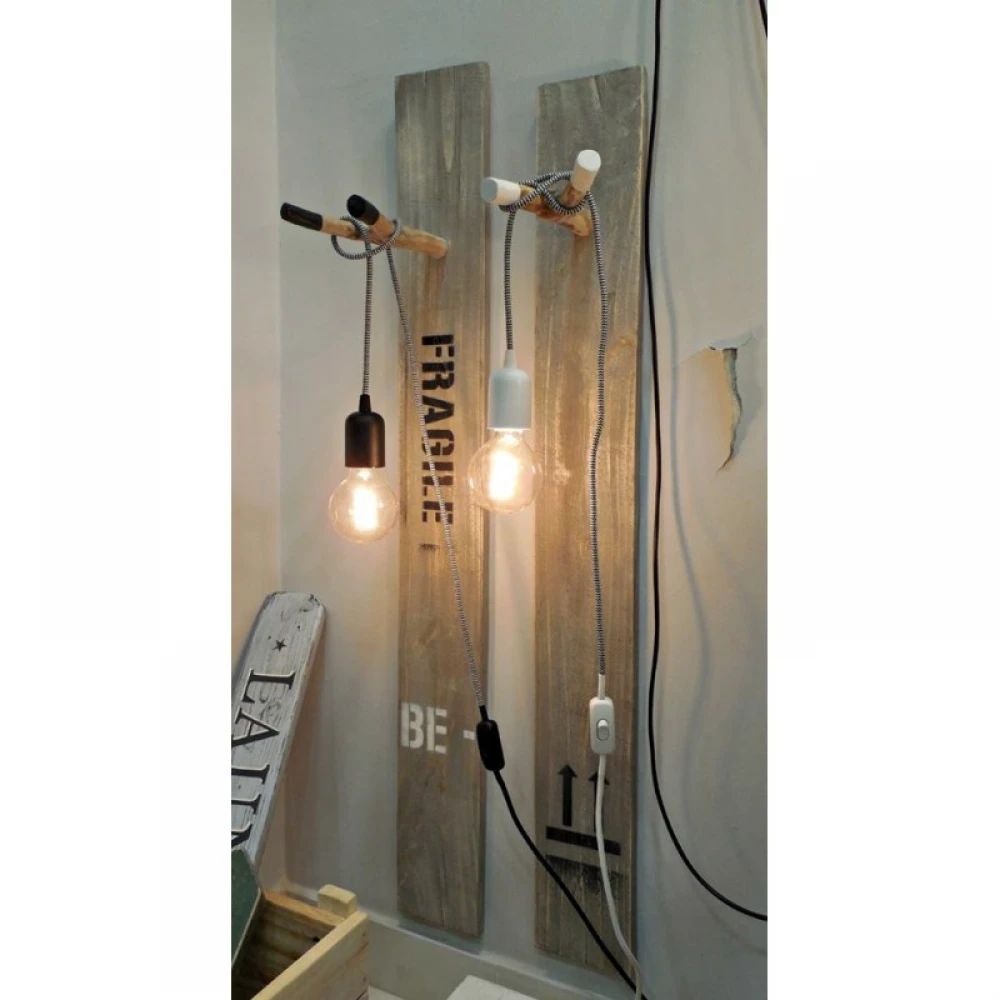 Ξύλινη Απλίκα Τοίχου Ζωγραφισμένη στο χέρι με Υφασμάτινο Σχοινί για Λάμπες