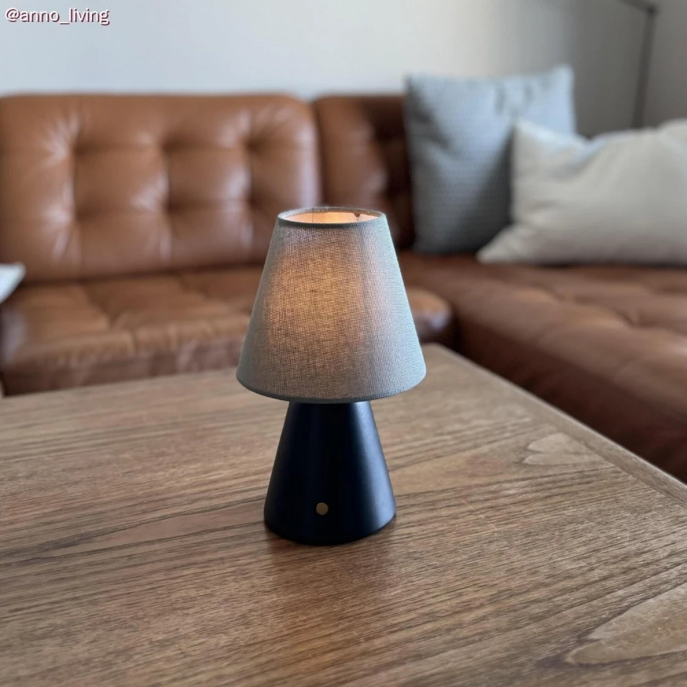 Φορητό και επαναφορτιζόμενο φωτιστικό Cabless11 με A60 λαμπτήρα Συμβατό με Καπέλο - Μαύρο - Creative Cables