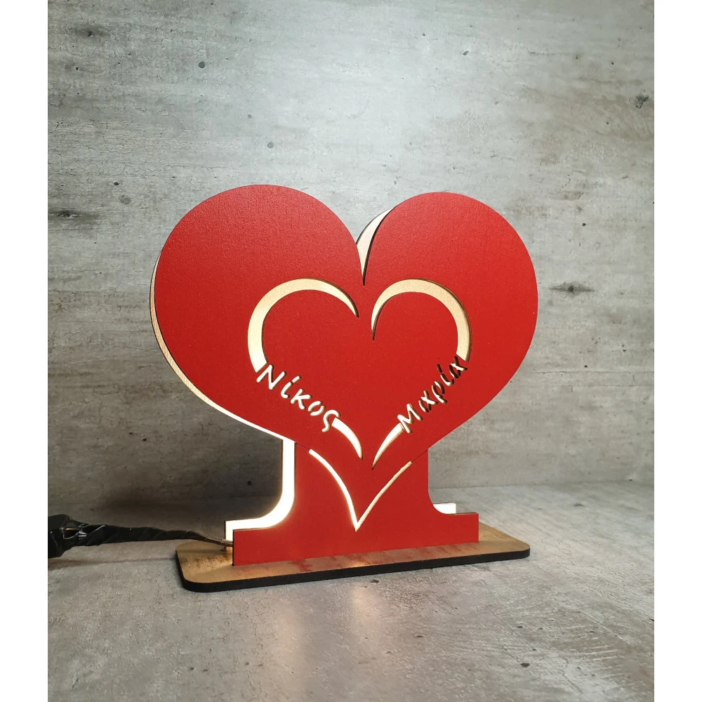 Custom LED Επιτραπέζιο φωτιστικό καρδιά με τα ονόματα της επιθυμίας σας - Χειροποίητο Φωτιστικό Από Ξύλο 18×17 cm
