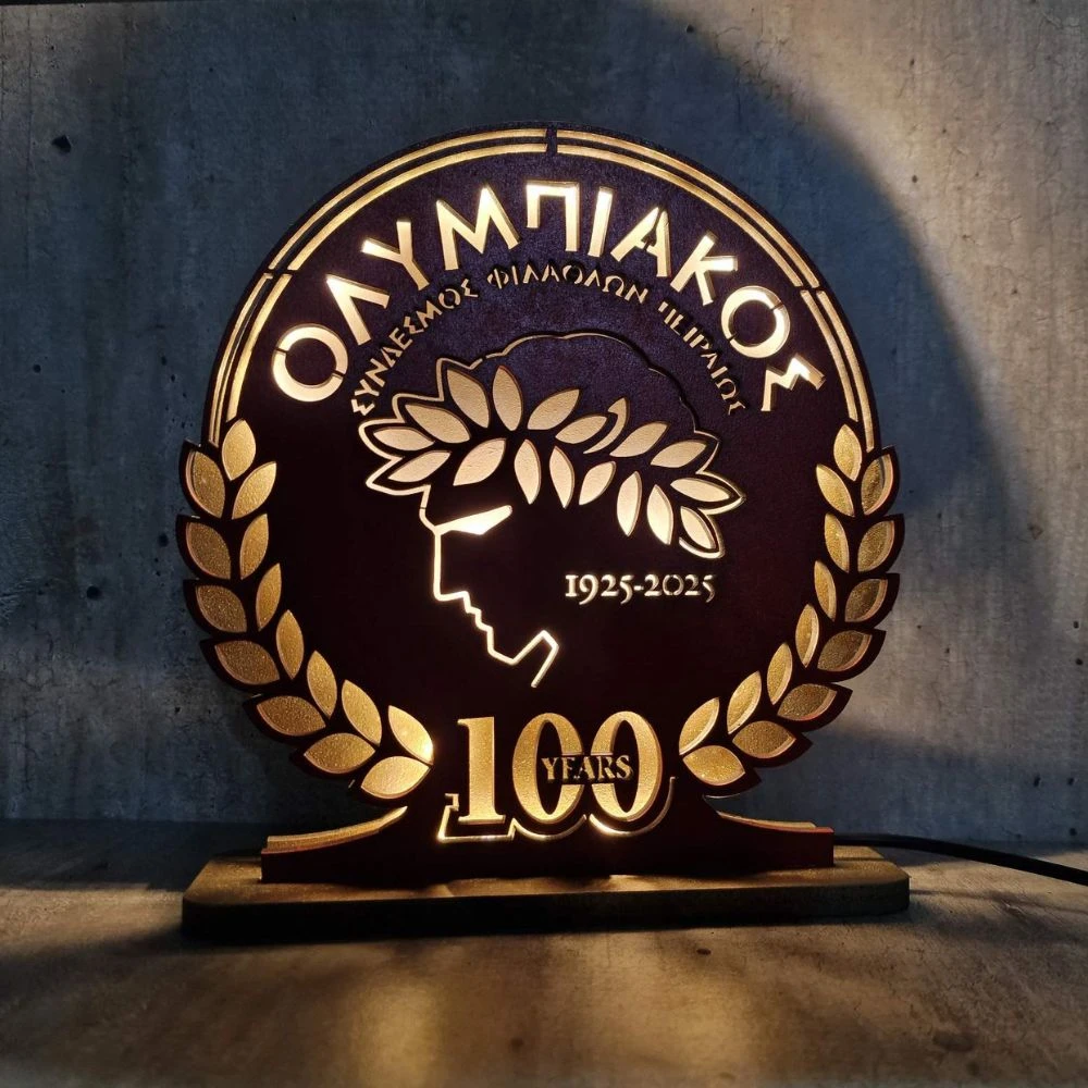 Custom LED Φωτιστικό γραφείου 100 χρόνια Ολυμπιακός - Χειροποίητο Φωτιστικό Από Ξύλο 20×5×20 cm
