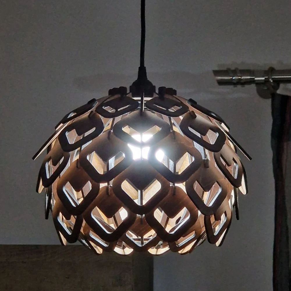 Laser Cut Φωτιστικό κρεμαστό σε απόχρωση καρυδιάς από ξύλο συμήδα PINE CONE
