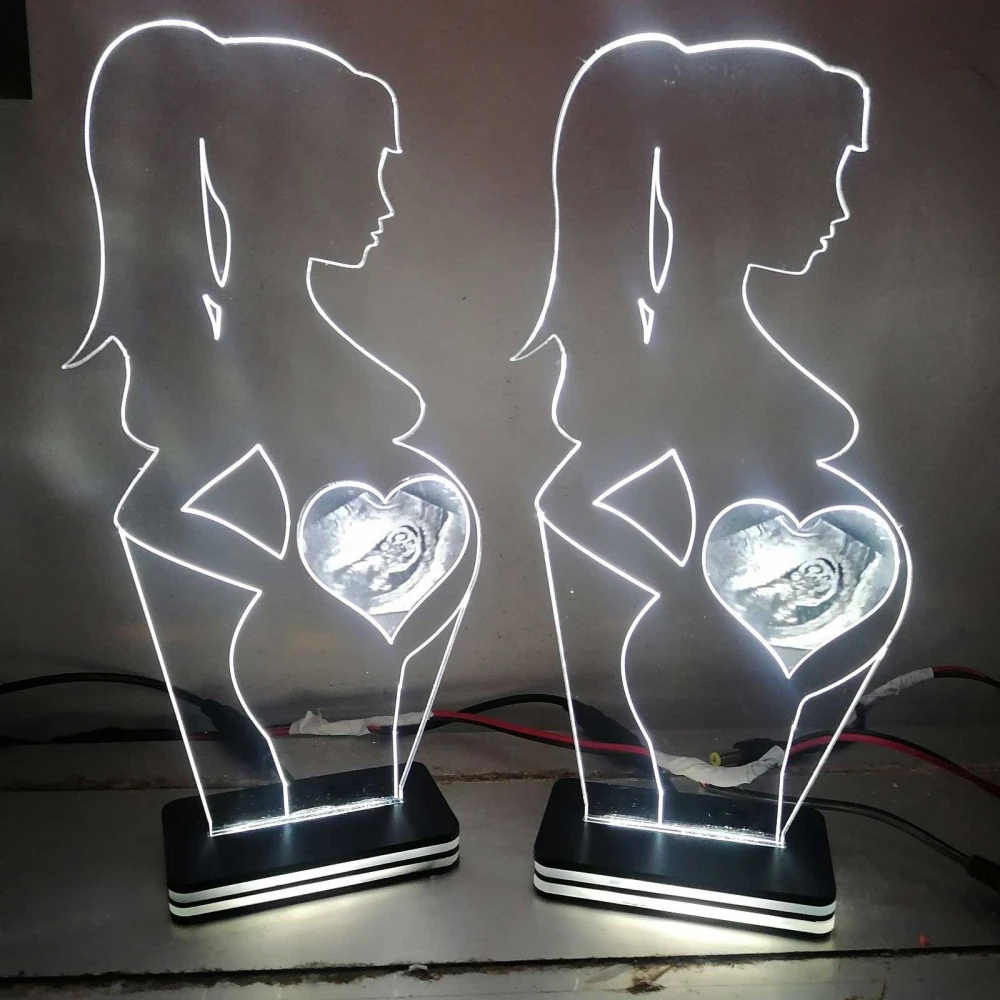 LED Φωτιστικό Plexiglass Νέα Μανούλα με χάραξη laser το όνομα και φωτογραφία της επιλογής σας