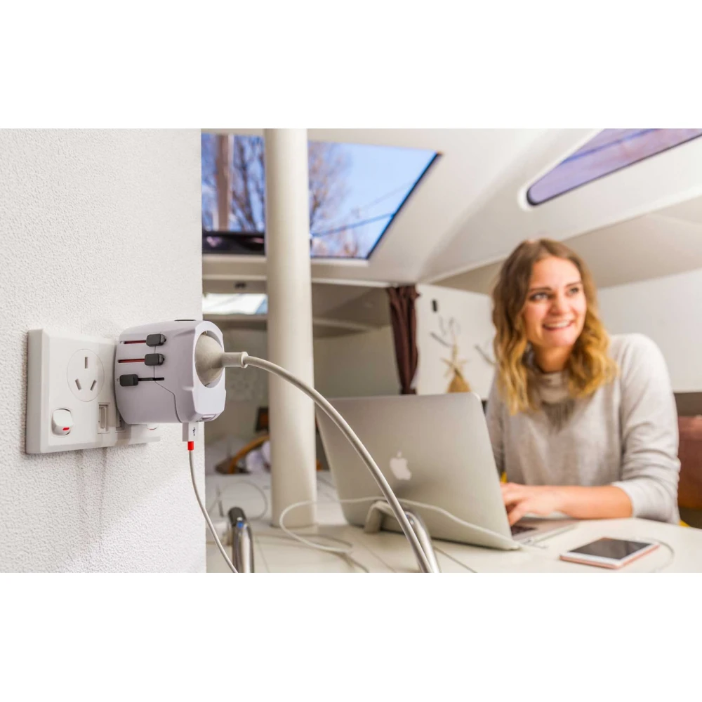 ADAPTOR UNIVERSAL Σε Σούκο Πτυσσόμενο Με USB COMPACT - SKROSS