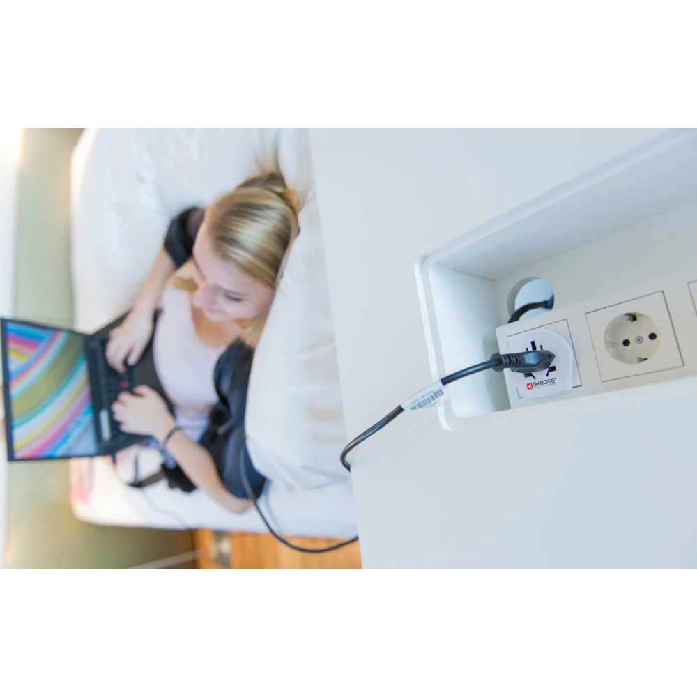 ADAPTOR Σούκο Σε UNIVERSAL - World to Europe - SKROSS