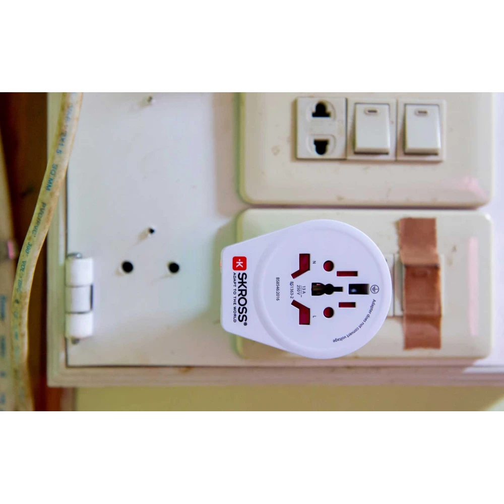 ADAPTOR Σούκο Σε UNIVERSAL Mε USB - World to Europe - SKROSS