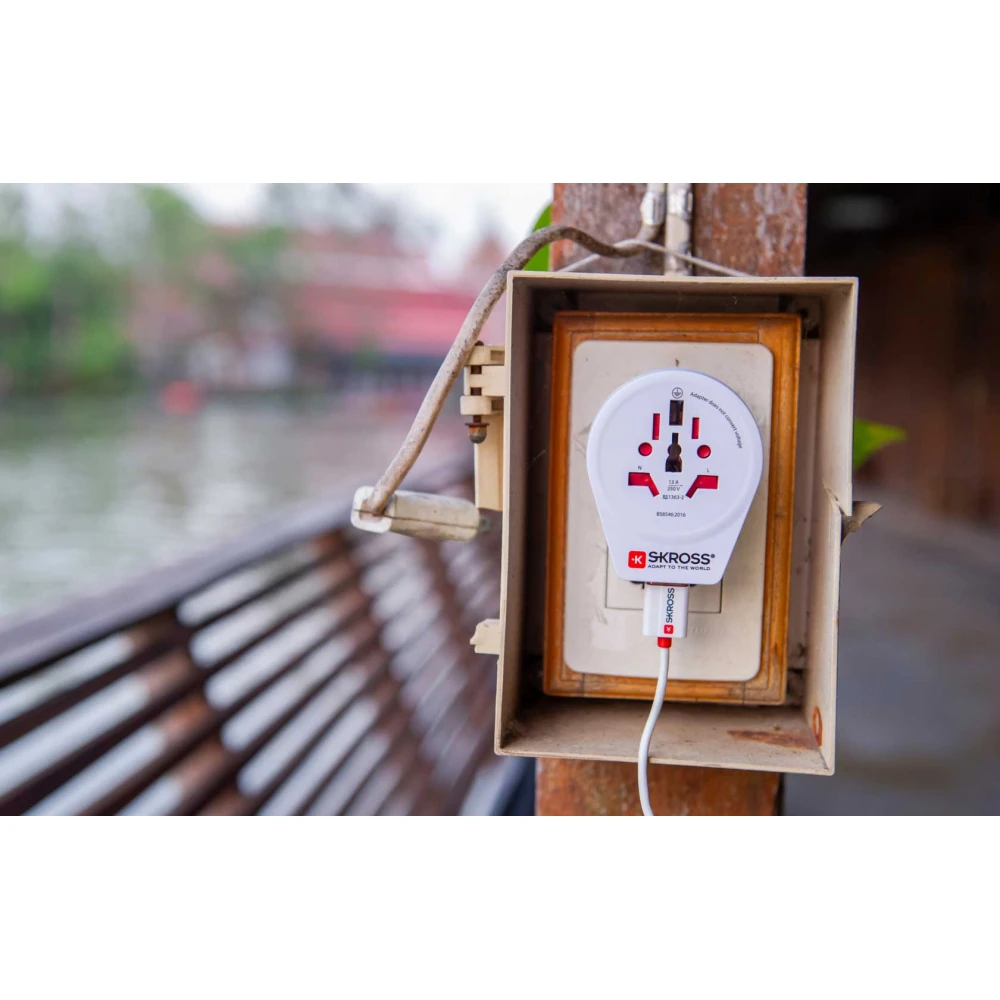 ADAPTOR Σούκο Σε UNIVERSAL Mε USB - World to Europe - SKROSS