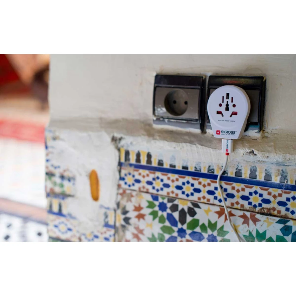 ADAPTOR Σούκο Σε UNIVERSAL Mε USB - World to Europe - SKROSS