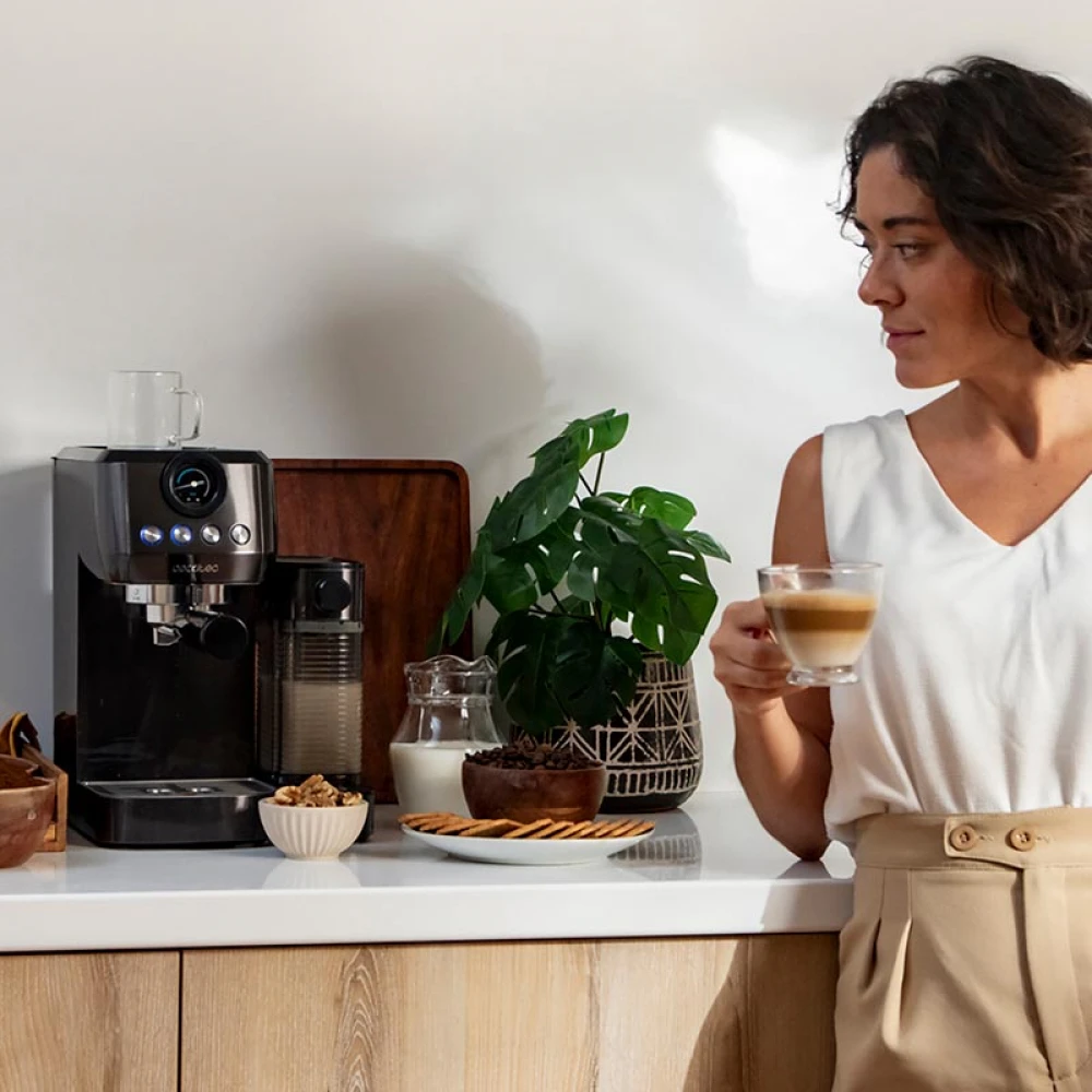 Power Espresso 20 Steel Pro
Latte CEC-01985 - Μηχανή Espresso 1350W Πίεσης 20 Bar Γκρι